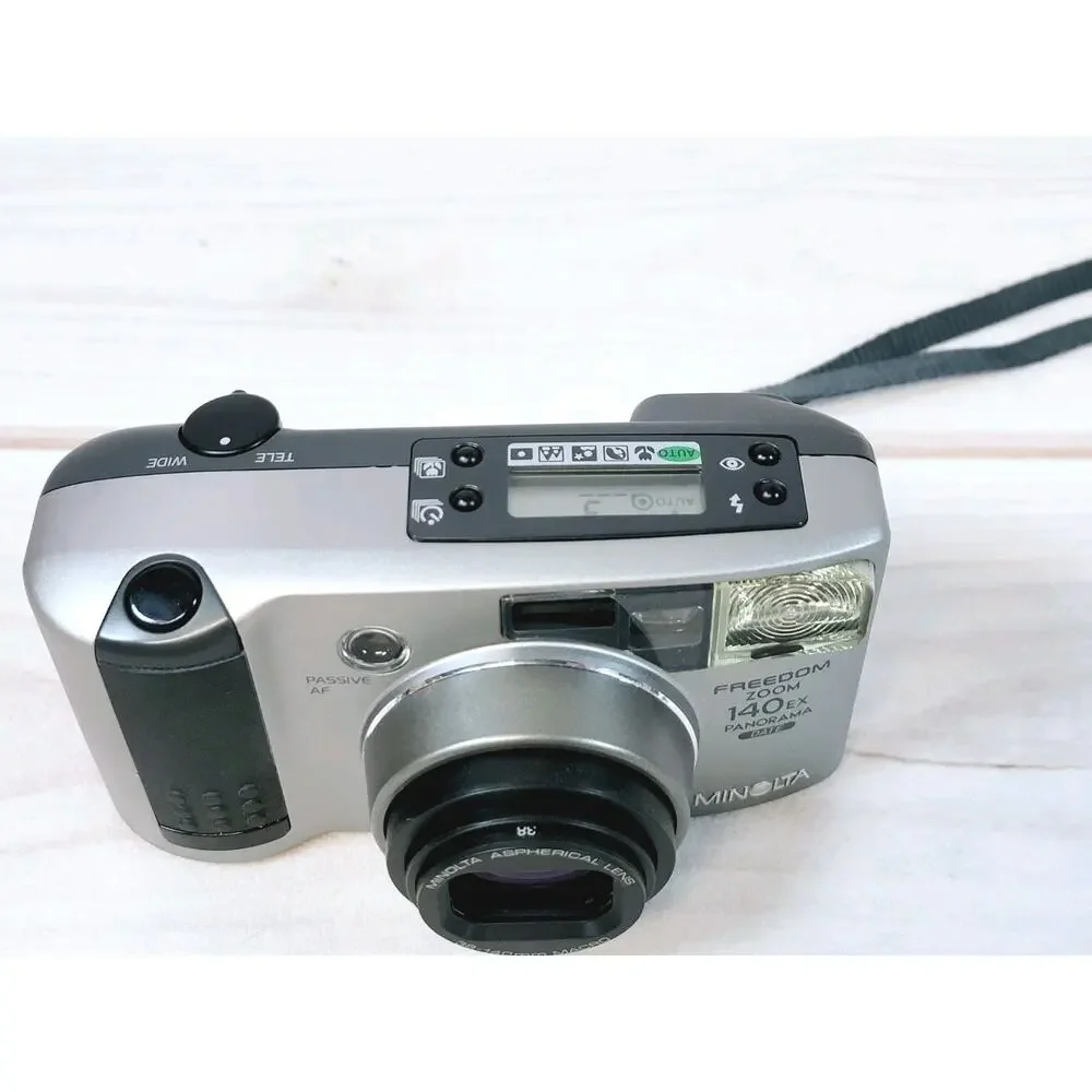 Minolta Freedom Zoom 140EX Panorama Date 35mm Film Camera 38-140mm Point Shoot